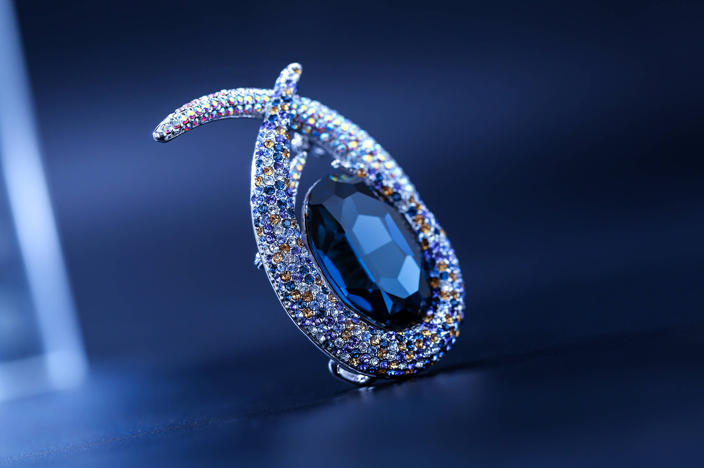 2024珠寶古玩鑒定師證書容易拿嗎?拿證的渠道?誰下發的證?報名有啥要